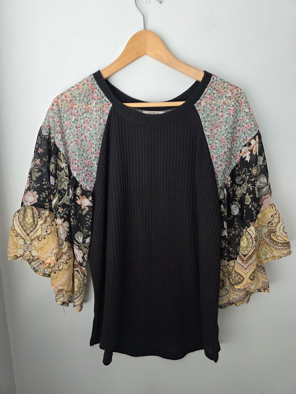 Umgee Mixed Print Waffle Knit Top Women’s Size Small Boho Floral Bell Sleeve Tun - Picture 2 of 9